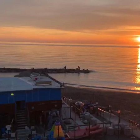 Roma Meraviglioso Attico Sul Mare Ladispoli Extérieur photo